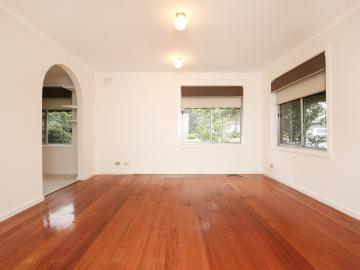 30 Eddie StreetSt Albans VIC 3021, Australia