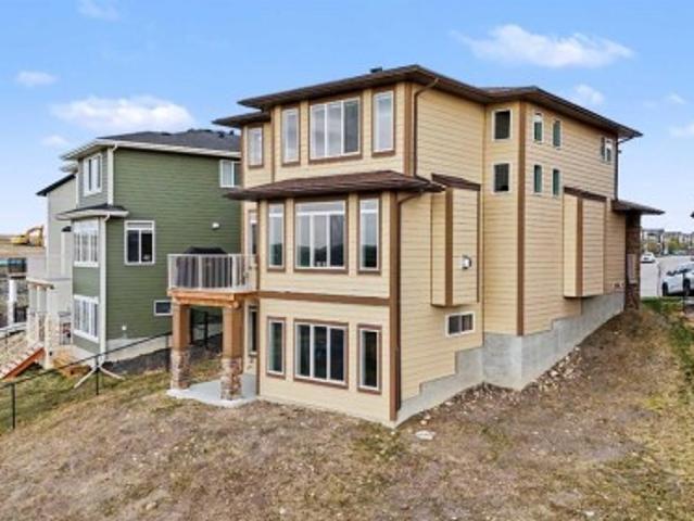 30 Evansborough View Nw, Calgary, AB, T3P 0R2 house for sale | Listing ID A2311 | Royal LePage