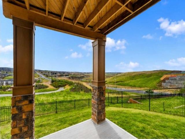 30 Evansborough View Nw, Calgary, AB, T3P 0R2 house for sale | Listing ID A2331 | Royal LePage