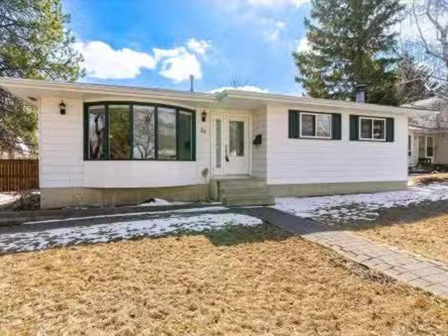 30 Farmstead Avenue, St. Albert, AB, T8N 1V8 house for sale.