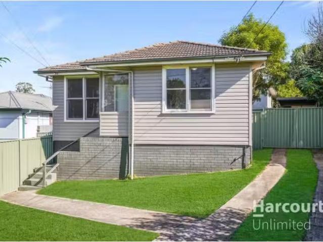 30 Funda Crescent, LALOR PARK House for rent Listed by Polixe.