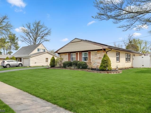 30 General Ln