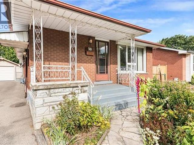 30 Goldfinch Road, Hamilton, ON, L9A 3W7 house for sale | Listing ID 40864 | Royal LePage