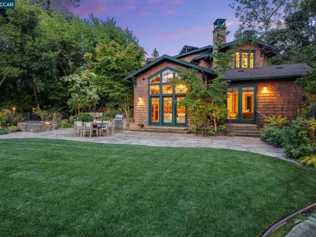 30 Greenwood Ct
