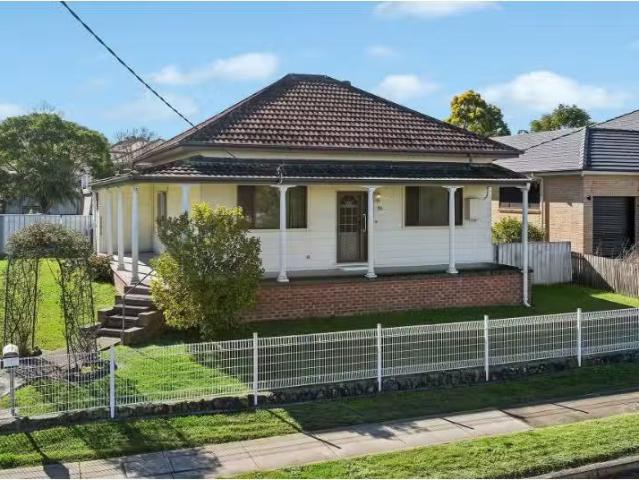 30 Hall Street, Cessnock House for rent Listed by Julia Oclea.