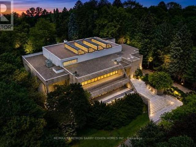 30 High Point Road, Toronto, ON, M3C 2R3 house for sale | Listing ID C13723 | Royal LePage