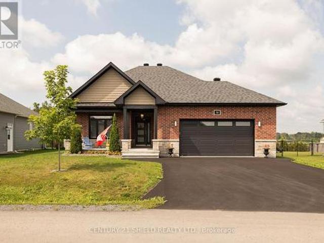 30 Hilda Street, South Stormont, ON, K0C 1P0 house for sale | Listing ID X13644 | Royal LePage