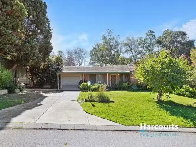 30 Judges Gardens, Leda, WA 6170