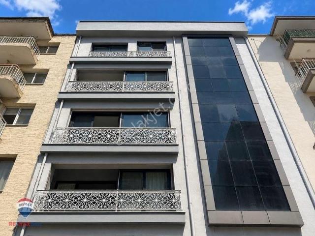 30 Karşıyaka Nergiz Çarşısı Yakını Satılık 2 + 1 Daire