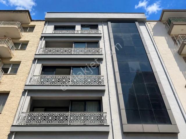 30 Karşıyaka Ordu Bulvarı Yakını Satılık 2+1 Daire