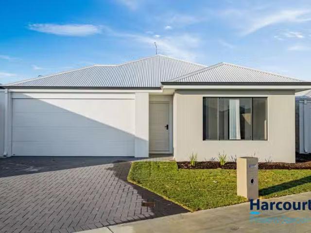 30 Kembla Way, LAKELANDS, WA 6180 House for Rent