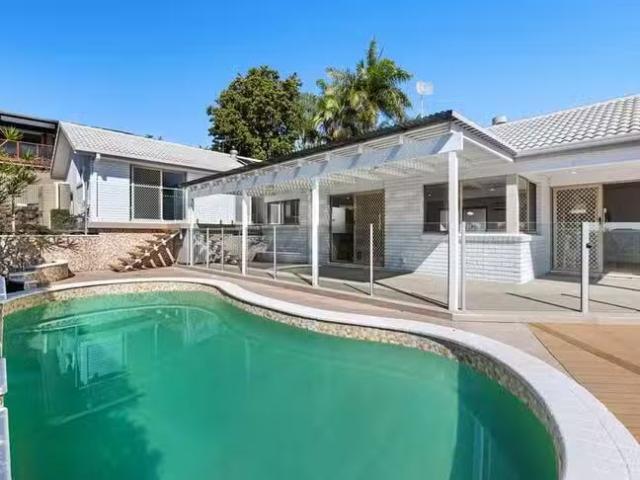 30 Kincaid Drive, Highland Park, QLD 4211