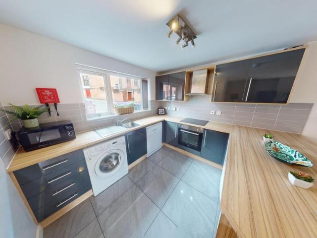 30 Kilbourn Street, Nottingham, NG3 1BS 4 bed townhouse to rent £2,808 pcm £648 pw