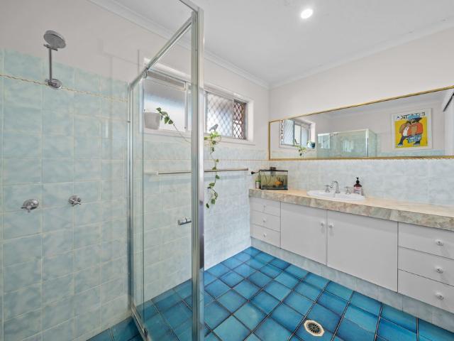 30 Kurrawa Avenue