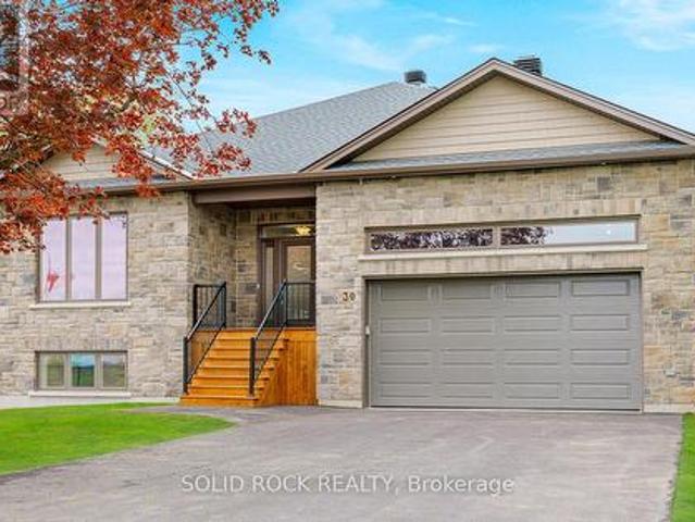 30 Lakeview Drive, South Dundas, ON, K0E 1K0 house for sale | Listing ID X13469 | Royal LePage