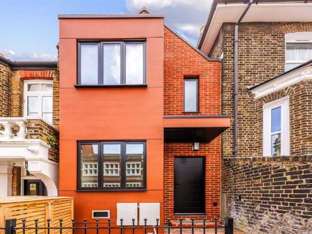 30 Laurie Grove, London, SE14 6AF, United Kingdom | 3 bed house for rent #138852780 | Rentberry