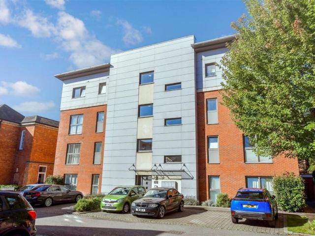30 Longley Road, Chichester, West Sussex PO19, 2 bed flat to rent, £1,450 pcm | PrimeLocation