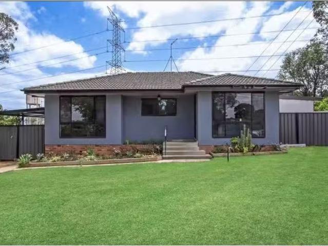 30 Lucena Cresent, LETHBRIDGE PARK House for rent Listed by K.
