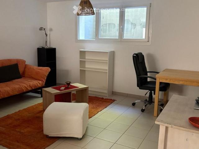 30 m²