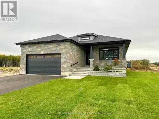 30 Mackenzie John Crescent, Brighton, ON, K0K 1H0 house for.