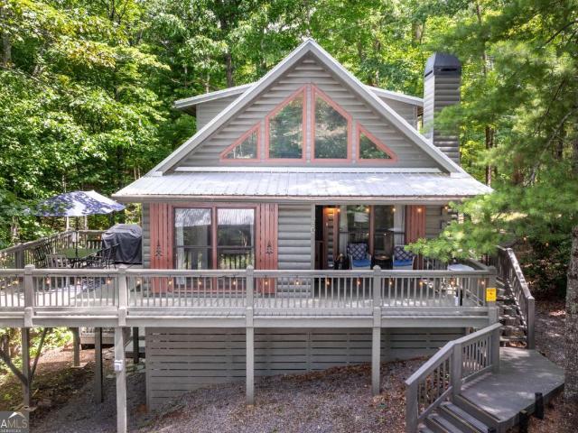 30 Maxwell Lane 242