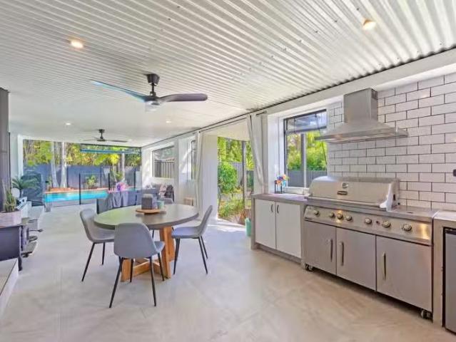 30 Mingaletta Drive, ASHMORE, QLD 4214 House for Rent