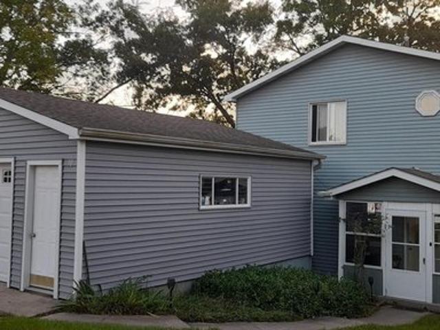 30 N Lilac Ave, Fox Lake, IL 60020