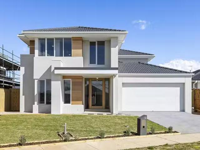 30 Noah Street, Gisborne, VIC 3437
