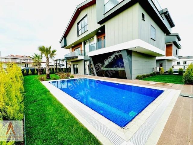 %30 Peşinat 0 Faiz 15 Ay Vade Havuzlu Müstakil Satılık Villa !