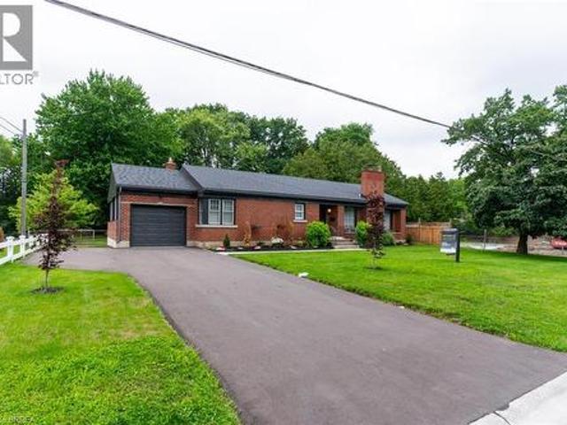 30 Proctor Avenue, Brantford, ON, N3S 3E7 house for sale | Listing ID 40855 | Royal LePage