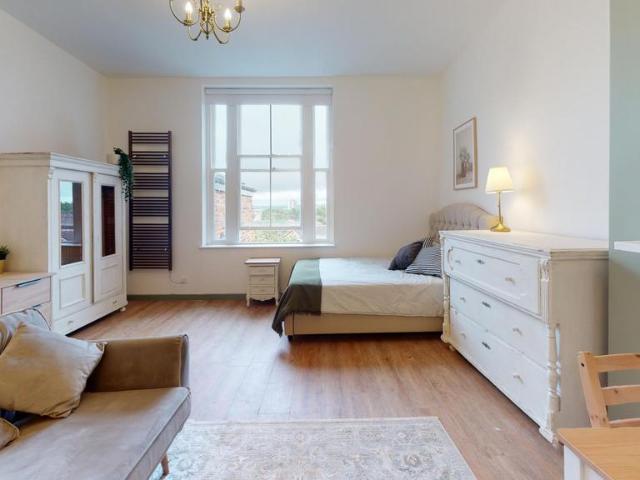 30 Princes Road, Liverpool L8 1 bed flat to rent £1,018 pcm £235 pw