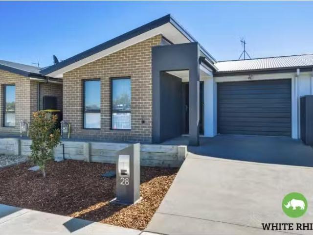 30 Rochelle Street, Moncrieff Townhouse for rent Listed by Re.