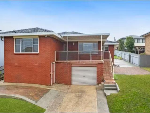 30 Rushton Drive, Kanahooka House for rent Listed by Stephani.