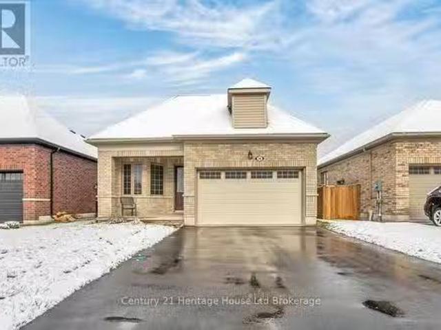 30 Seaton Crescent, Tillsonburg, ON, N4G 0J8 house for sale.