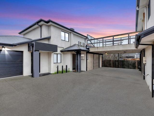 30 Second Walk to Broadmeadows Train Station Convenience at Your Doorstep