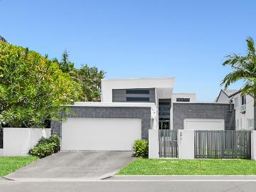 30 Sophie Avenue, Broadbeach Waters QLD 4218 House For Rent | Domain