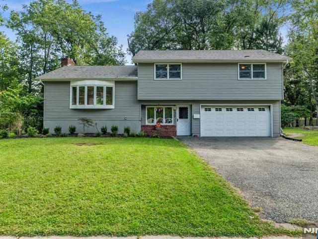 30 Smithfield Road, Waldwick, US, NJ