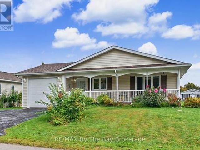 30 St James Place, Wasaga Beach, ON, L9Z 3A8 house for sale | Listing ID S13812 | Royal LePage