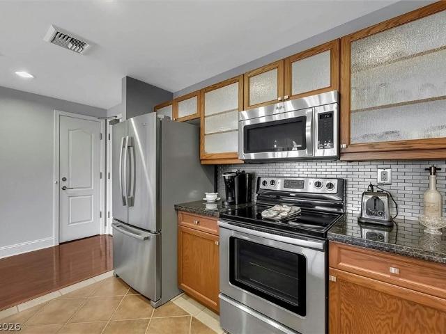 30 Strada Di Villaggio, 205, Henderson, NV