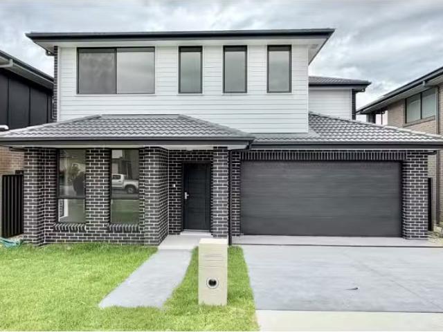30 Strathyre Drive, Prestons House for rent Listed by Daniel.