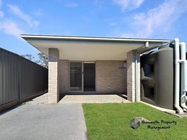 30a Cosby View, Edgeworth Townhouse for rent Listed by Newcas.