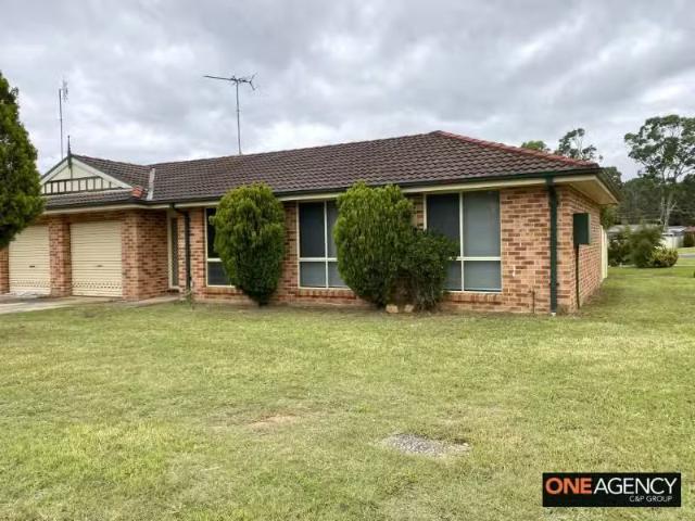 30B Fiveash Place, ST HELENS PARK House for rent Listed by On.