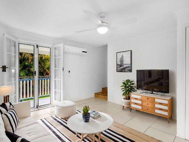 30b Robert Street, Labrador, QLD 4215