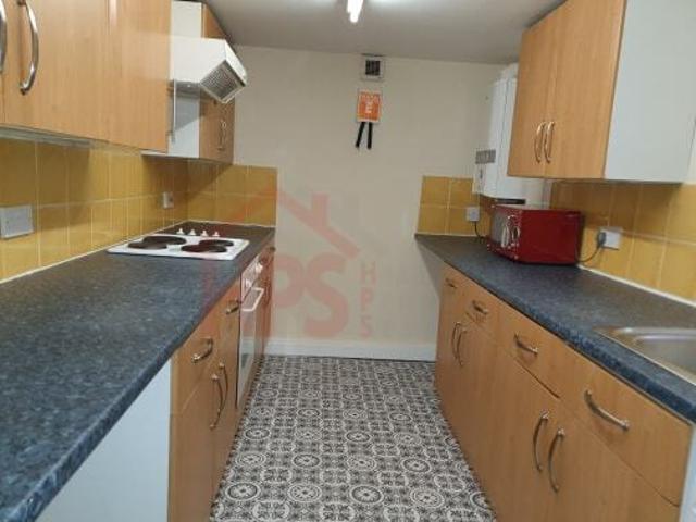 30b Winston Gardens