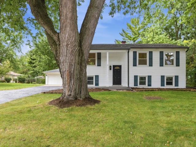30W234 Claymore Lane