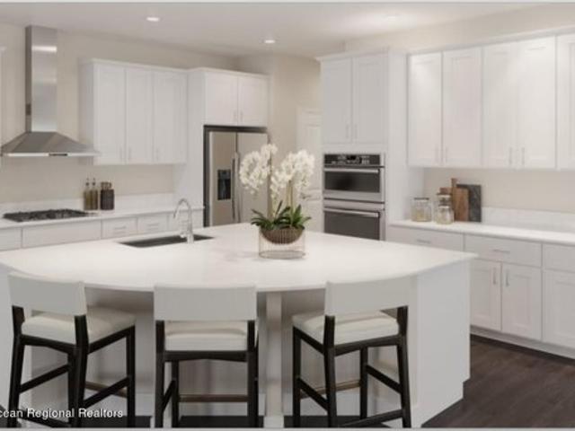 3105 Aviator Ave, Marlboro, NJ 07746