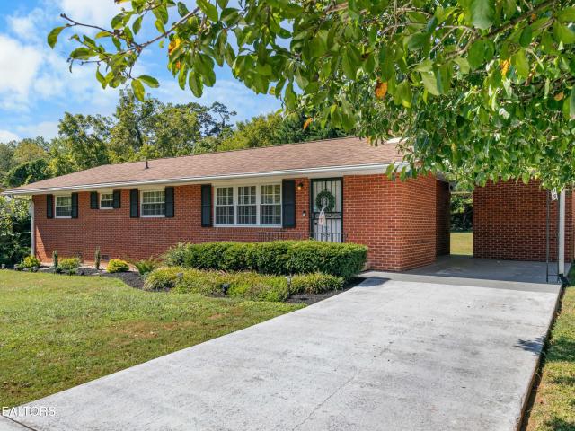 3105 Hazelwood Rd