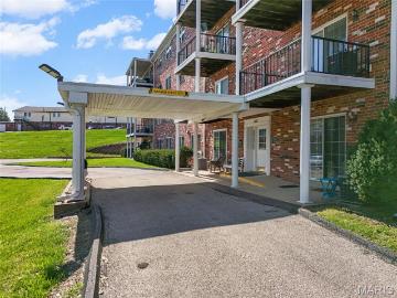 3107 Garnette Dr, Unit B1, Bridgeton, MO 63044 | MLS #26021
