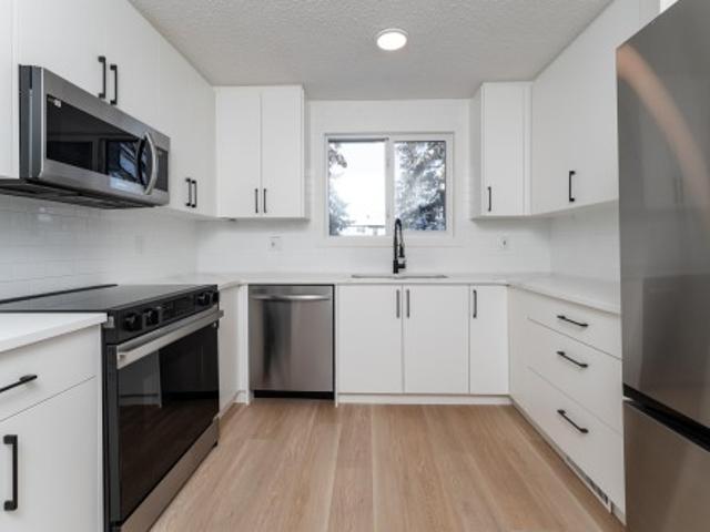 3108 Avenue Nw, Edmonton, AB, T5Y 1H2 townhouse for sale | Listing ID E4493 | Royal LePage
