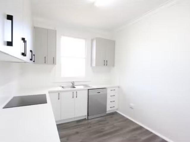 3/108 Larmer St, Narrandera Apartment for rent Listed by Sand.